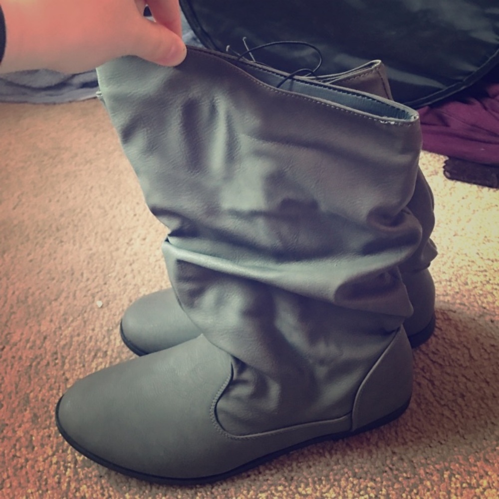 Brand new grey boots